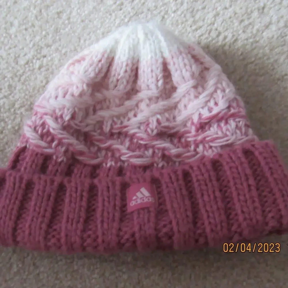 Adidas Beanie Hat Women’s - pink/white